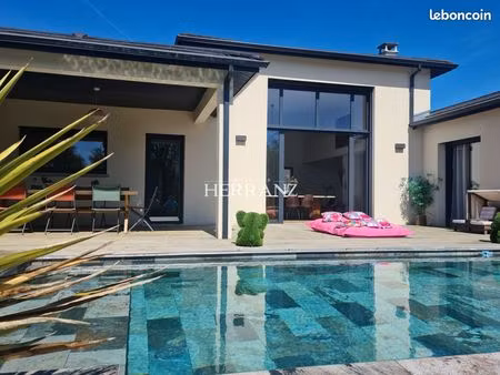 villa 4 pièces 190 m²