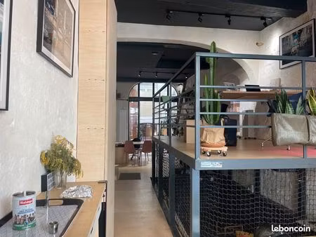 local 70 m2 + cour intérieure 15 m2 bordeaux centre