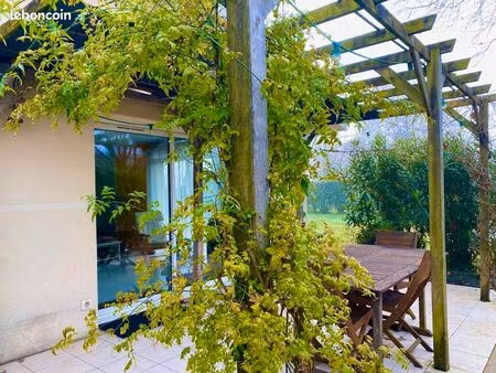 agréable villa jardin ares