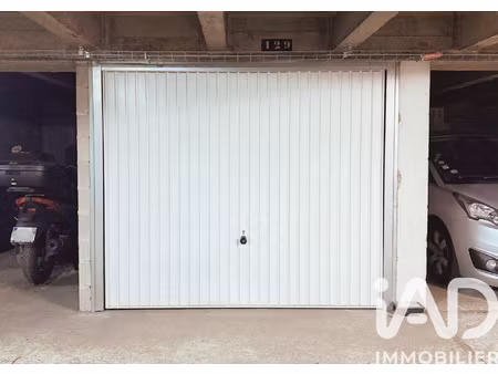 vente parking undefined m²