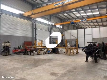 local d'activité 2 026 m²