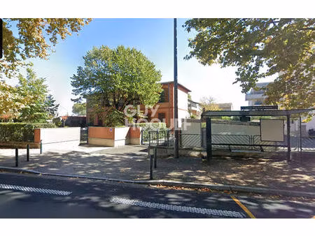 bureaux ou local professionnel avec stationnement!