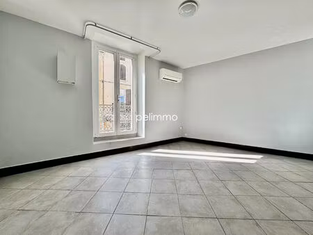 eyguières - appartement t3 avec terrasse - 68m² / 11m²
