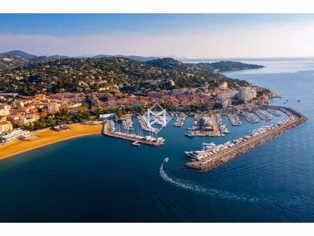 plage/restaurant dans le golfe de st-tropez