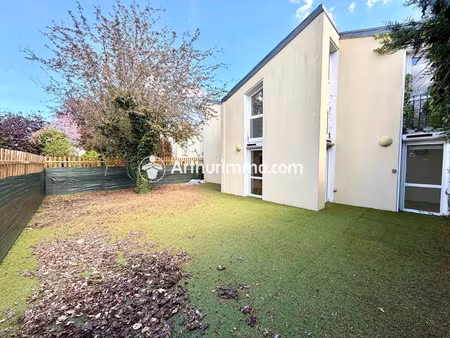 location local commercial 10 pièces 224 m2 à bondoufle