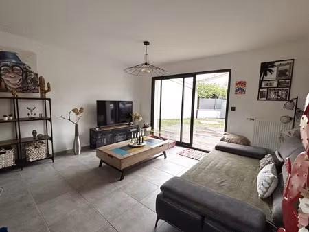 maison récente 5 chambres - dans le centre