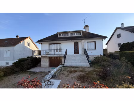 à vendre maison familiale de 160m2 avec grand terrain au