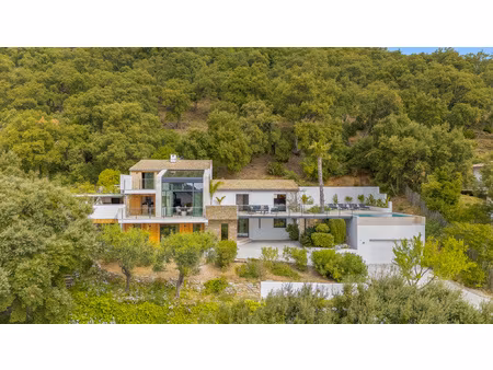 maison vue mer et collines