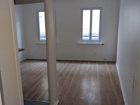 t2 a louer refait a neuf