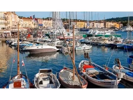 location d'un local au centre de st-tropez