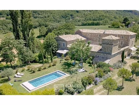 demeure de caractère avec parc  piscine et dépendances. élégance et inspiration en drôme s