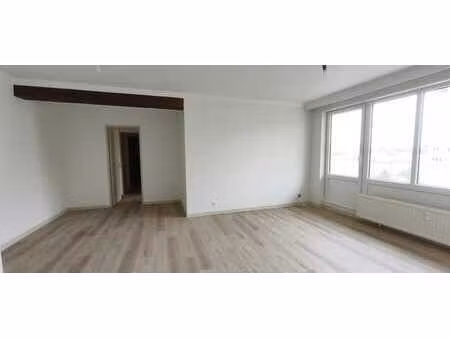 appartement lumineux 2 chambres rénové - parking inclus