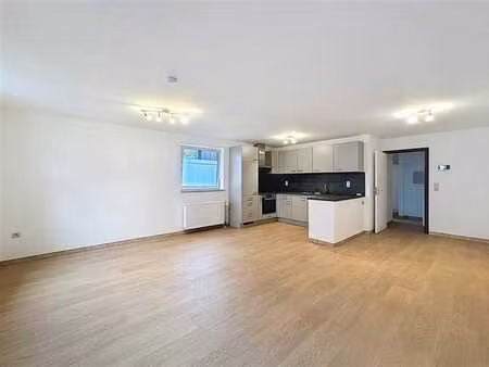 appartement situé au 1er étage au centre de fleurus