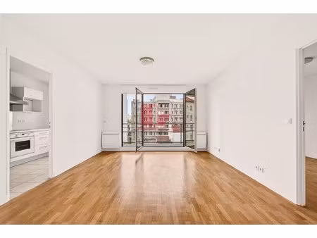 vanves insurrection - appartement 2 pieces de 51.86 m² - balcon - cave - parking