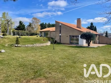 vente maison 9 pièces 226 m² saint-genest-d’ambière (86140)