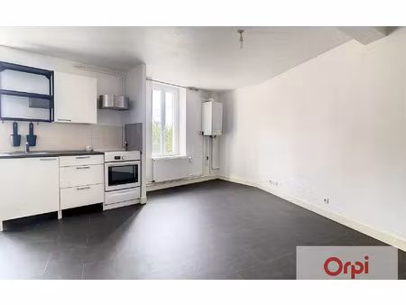 location appartement  55.35 m² t-3 à commentry  440 €