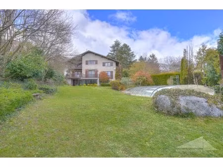 maison 8 pièces - 300 m²