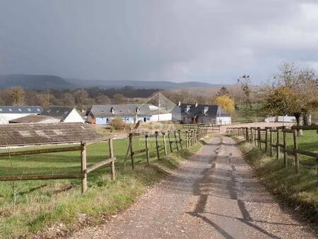 ensemble immobilier haras sur 10 hectares de terrain