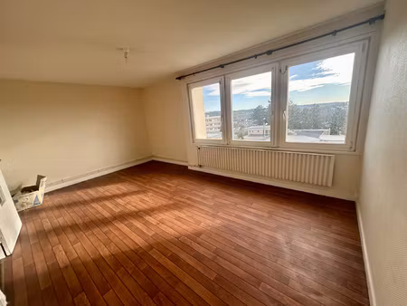 appartement 3 pièces avec garage eu  secteur mont vitot