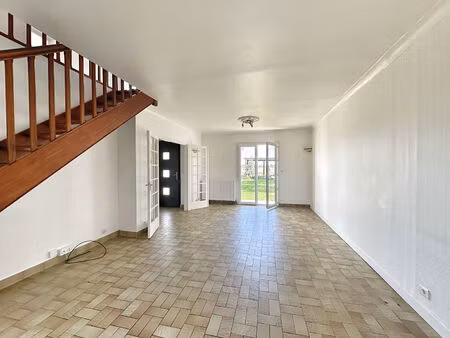 maison 3 chambres  secteur calme à lanester