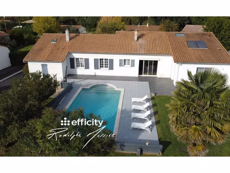 maison 8 pièces - 220 m²