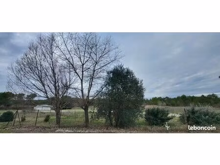 a louer emplacement pour camion aménagé ou camping car