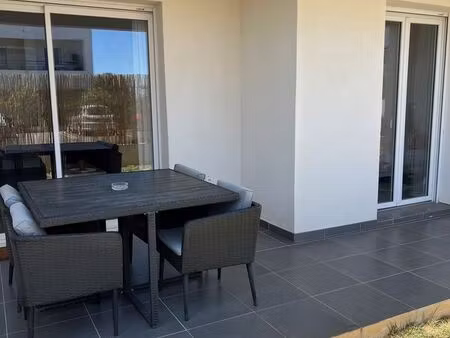 t2 meublé avec terrasse et jardin