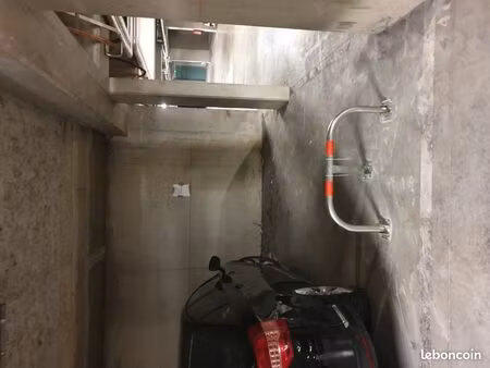 place de parking au sous sol résidence