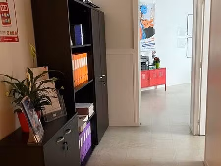 bureaux 53 m² avec patio et parking – beauvais centre-ville