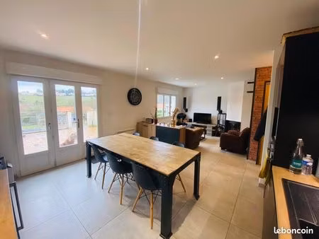 location maison 5 pièces – 90 m² avec jardin  terrasse et piscine
