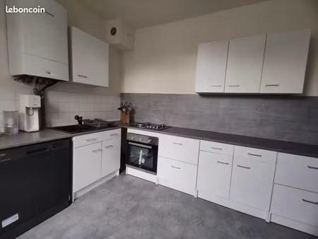 maison de 4 chambres  dépendances