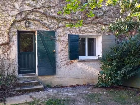 limonest  studio meublé dans propriété