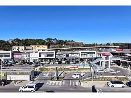 location commerce 570 m²