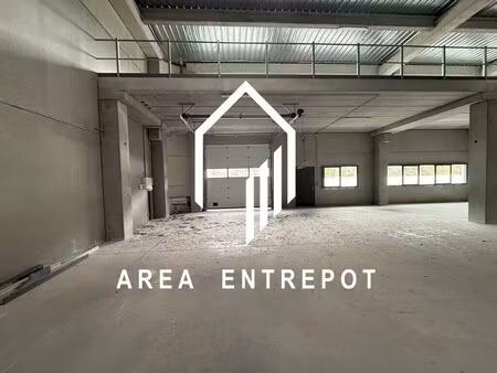 location local d'activités 310 m²
