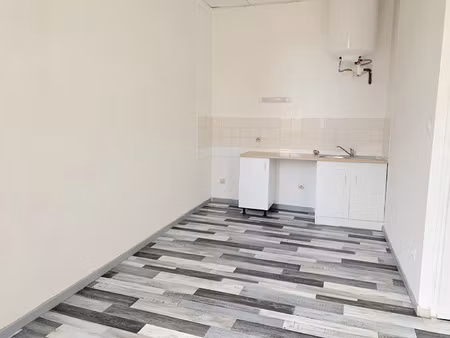 location appartement 1 pièce 22 m² à blaye (33390)