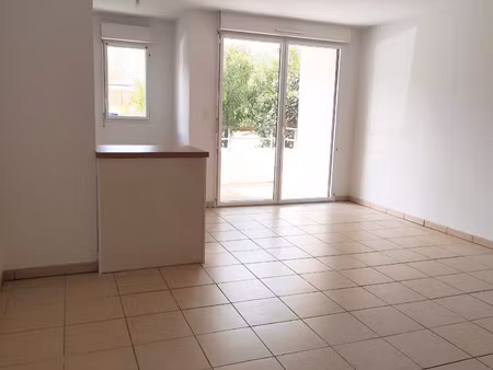 toulouse  secteur grenade  t3 62 m2 avec parking et balcon