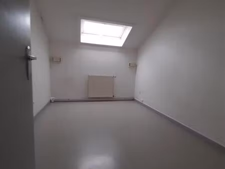 centre ville  proche des commerces de proximité  t4 sans travaux à prévoir