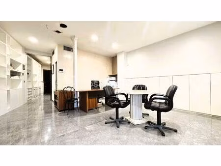 local commercial de 56 53 m² à paris-16e-arrondissement