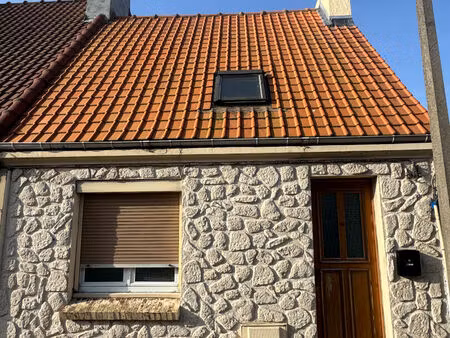 maison calais secteur cailloux - 1 chambre - bureau - jardin - dépendance