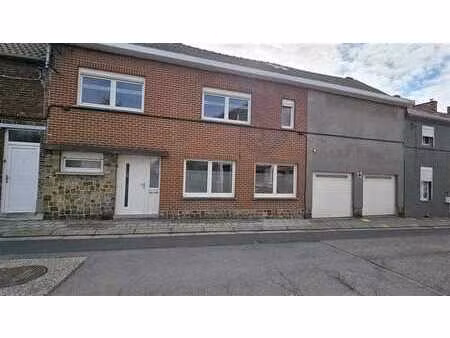 grande maison à achever + deux garages et terrasse