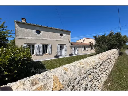 vente maison 5 pièces 210 m² à gaillan-en-médoc (33340)  570 000 €
