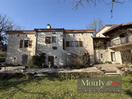 grande propriete de campagne avec dependances