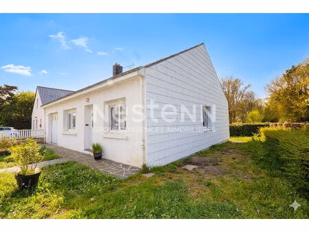 maison de plain-pied de 88 m² habitables sur terrain de 1856 m² - garage