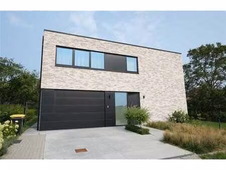 villa de 2020  peb a