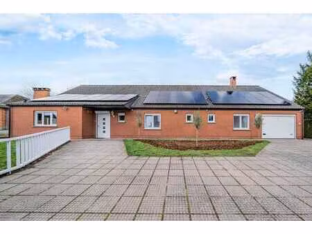 villa très spacieuse dans le quartier le plus prisé de mons!