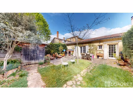 lissieu app triplex d'exception dans château xviiie 6 pc 182 m²