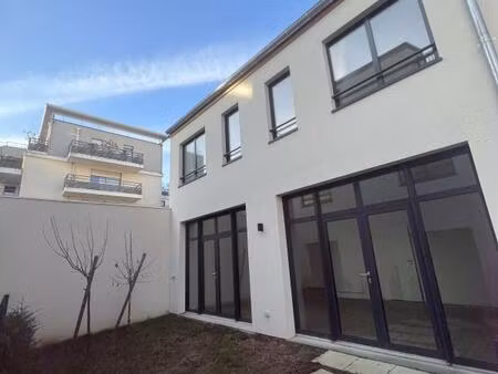 *a visiter – maison 4 pièces + jardin privatif au calme - proche métro l4 et rer b