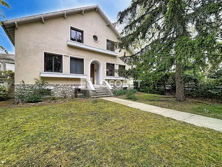 le vésinet ? maison familiale 185 m² avec terrasse et sous-sol total