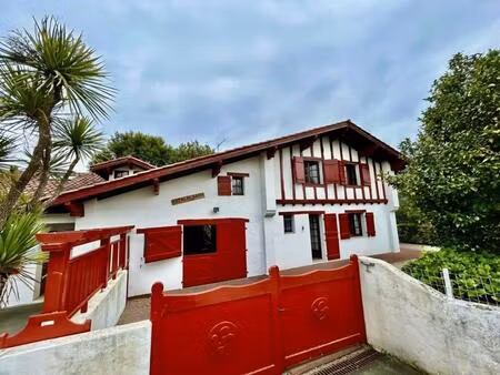 quartier arrauntz – maison 140 m²  4 chambres  terrain piscinable