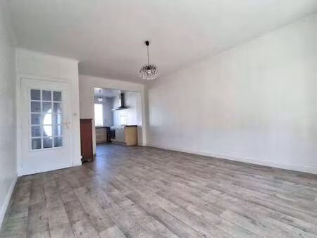 location maison à la roche-sur-yon gare sncf - sacré coeur (85000) : à louer / 112m² la ro